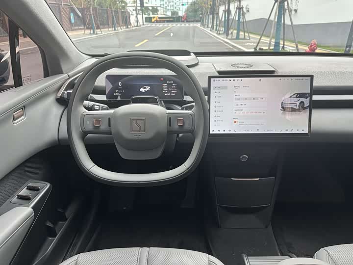 Фото 12 - Zeekr X