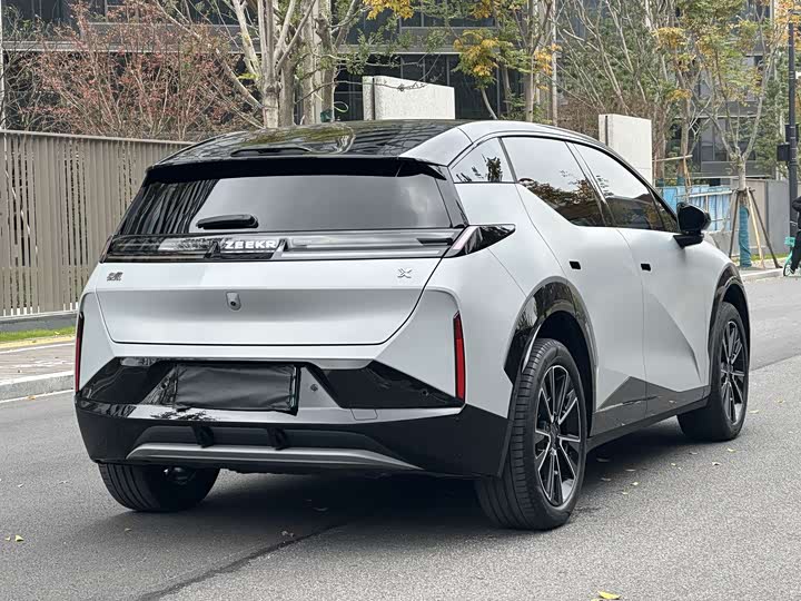Фото 7 - Zeekr X