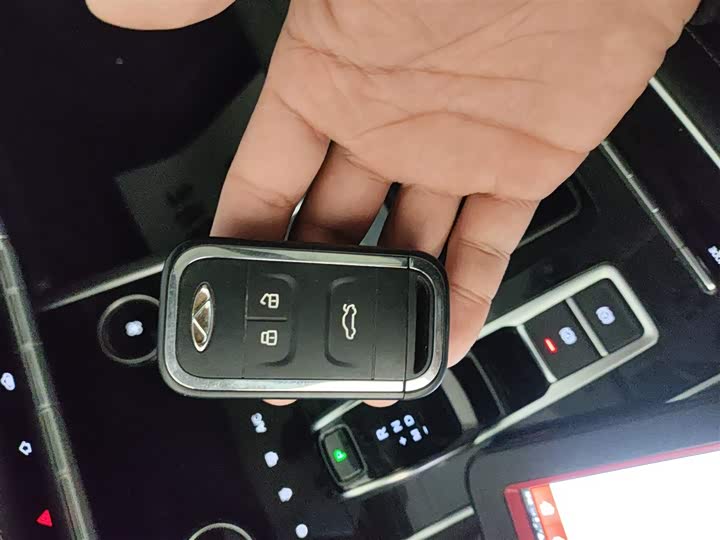 Фото 9 - Chery Tiggo 8