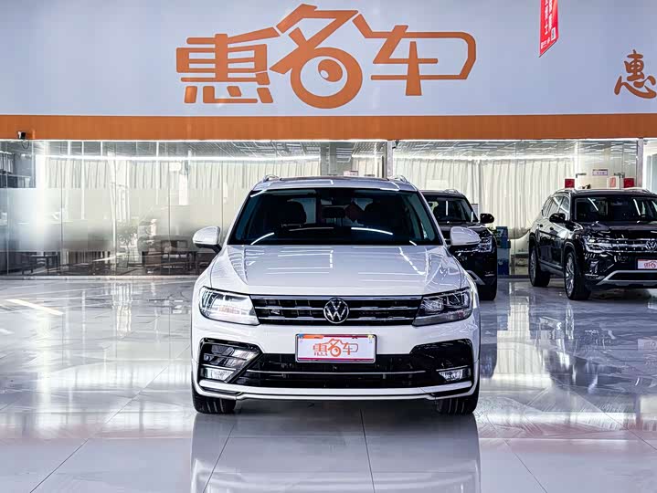 Фото 1 - Volkswagen Tiguan L Pro