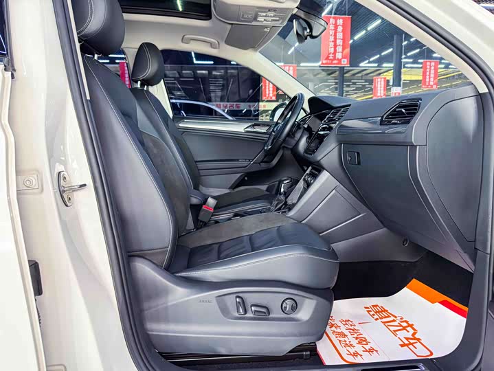 Фото 12 - Volkswagen Tiguan L Pro