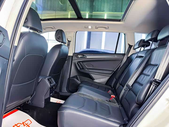 Фото 5 - Volkswagen Tiguan L Pro