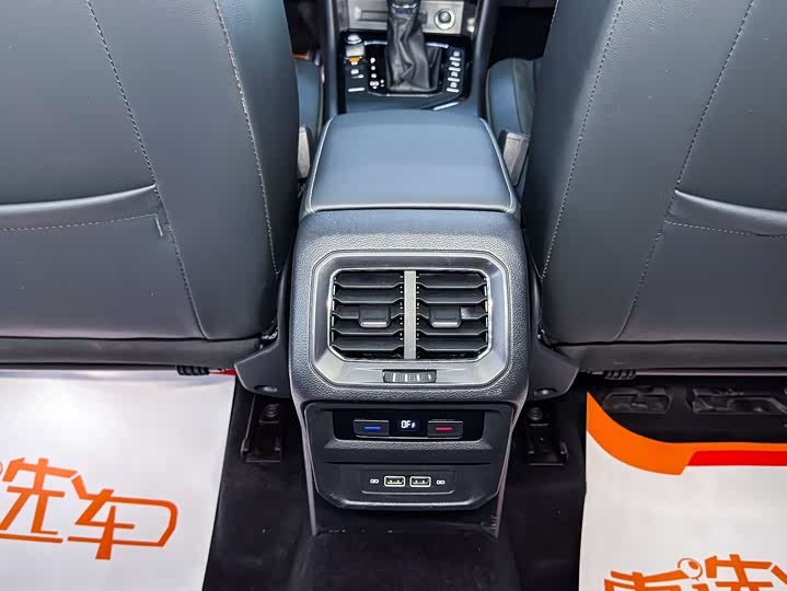 Фото 9 - Volkswagen Tiguan L Pro