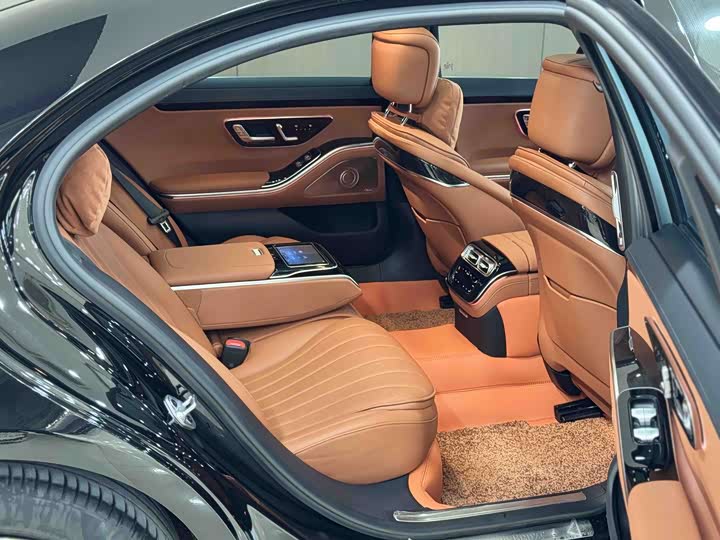 Фото 5 - Mercedes-Benz S-Class