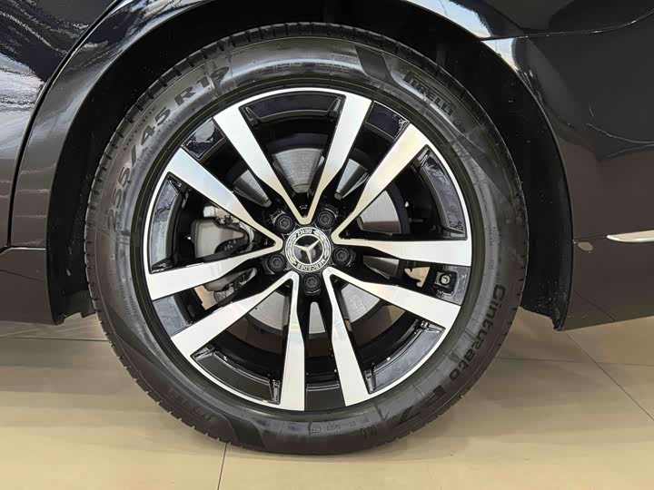 Фото 9 - Mercedes-Benz S-Class