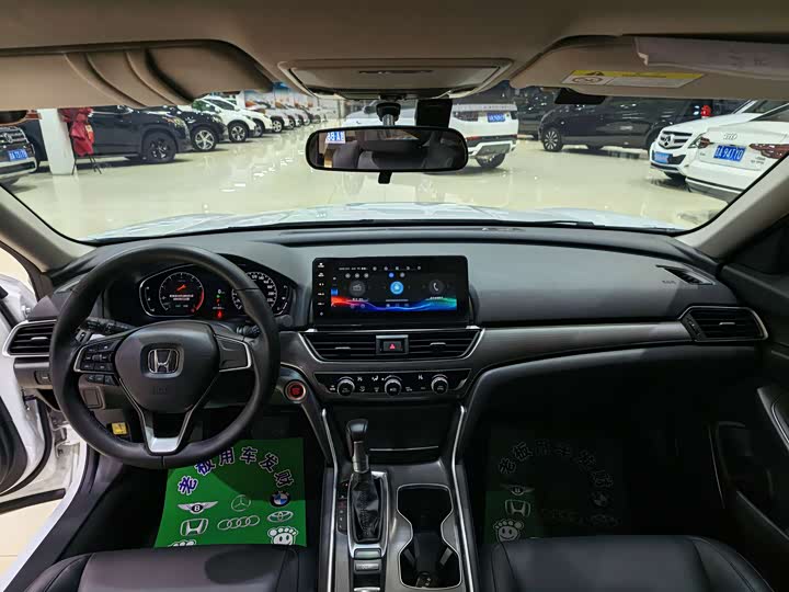 Фото 6 - Honda Accord