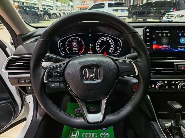 Фото 7 - Honda Accord