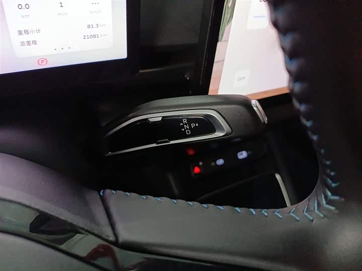 Фото 14 - Geely Geometry G6