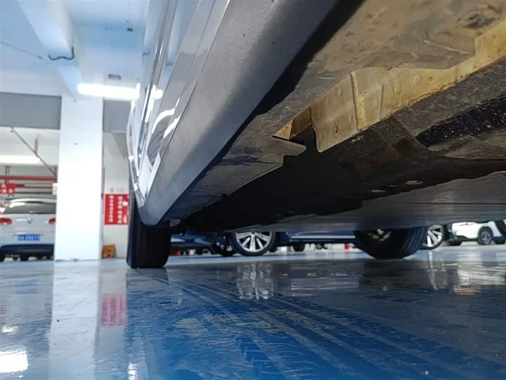 Фото 21 - Geely Geometry G6