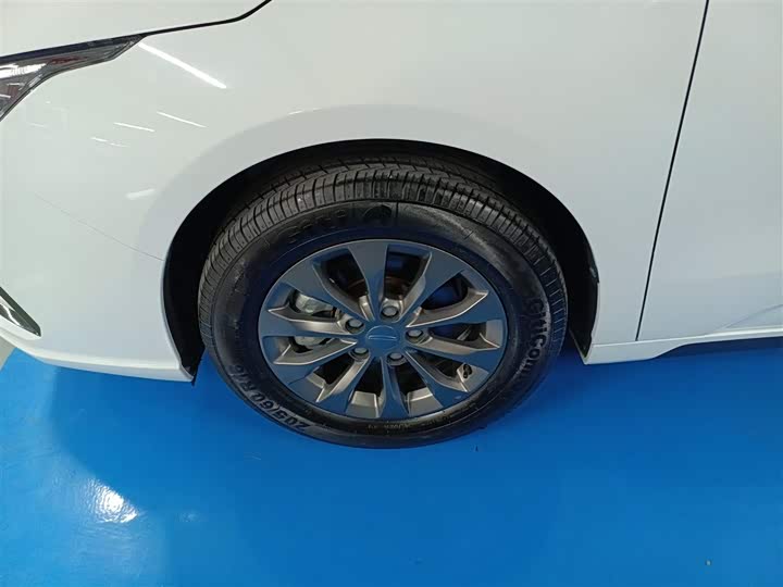 Фото 23 - Geely Geometry G6