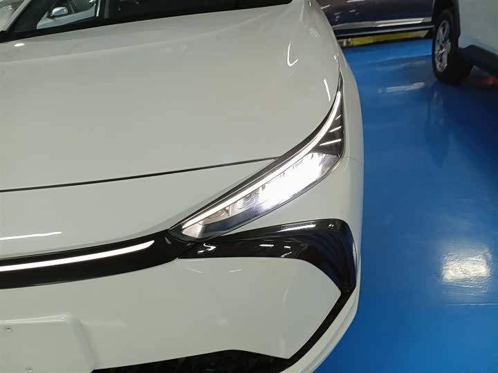 Фото 24 - Geely Geometry G6