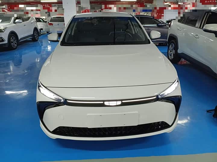 Фото 3 - Geely Geometry G6