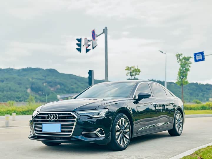 Фото 2 - Audi A6L