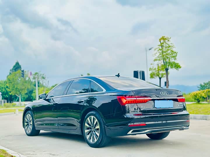 Фото 6 - Audi A6L