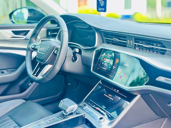 Фото 7 - Audi A6L