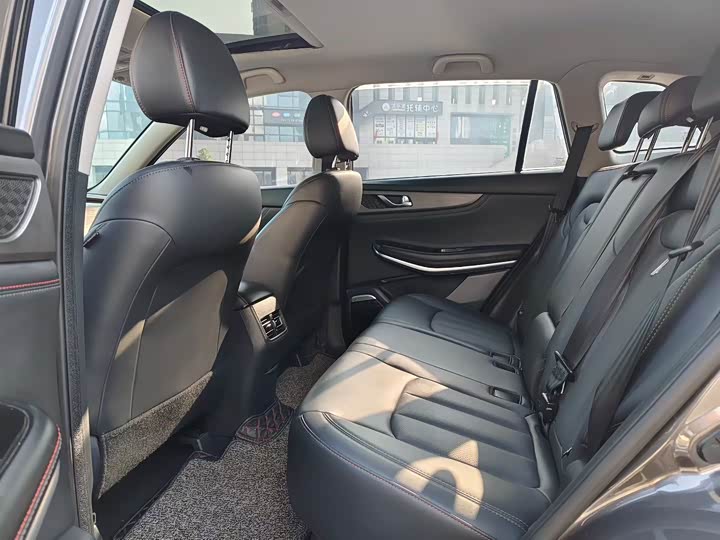 Фото 6 - Changan CS75