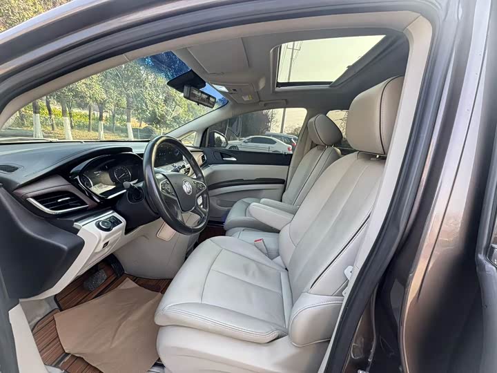 Фото 7 - Buick GL8 ES