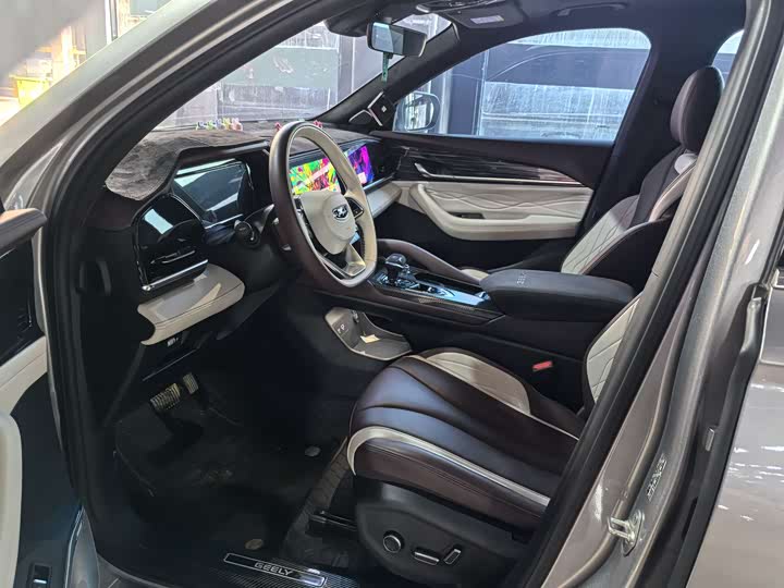 Фото 7 - Geely Monjaro