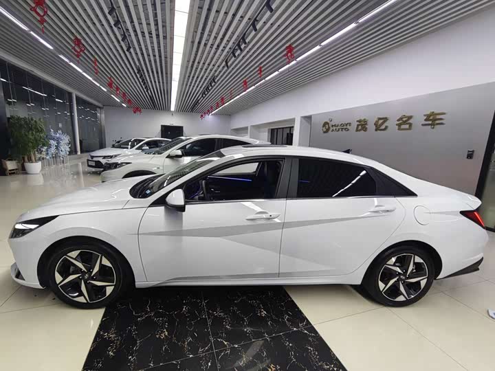 Фото 2 - Hyundai Elantra N line