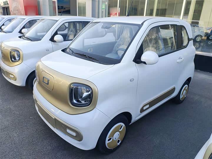 Фото 1 - Bestune Pony