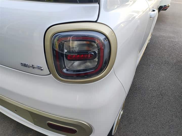 Фото 8 - Bestune Pony