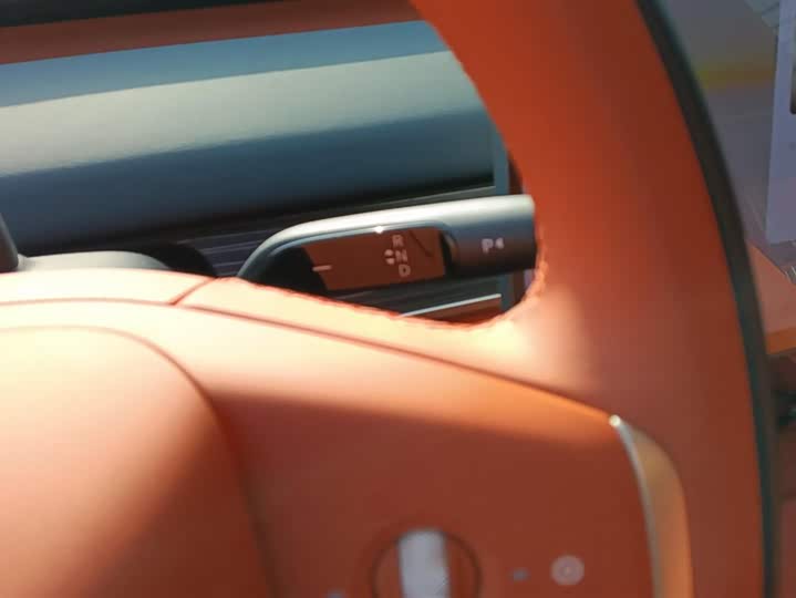 Фото 16 - Nio Onvo L60