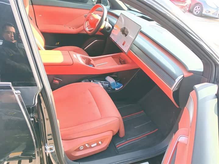 Фото 8 - Nio Onvo L60