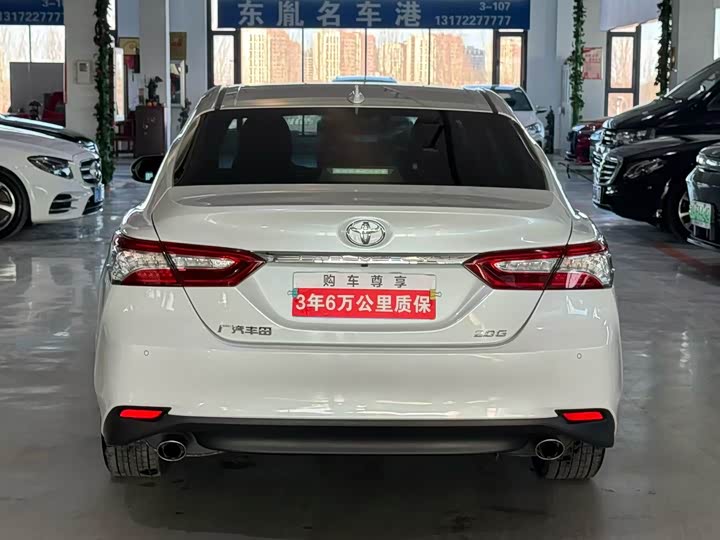 Фото 4 - Toyota Camry