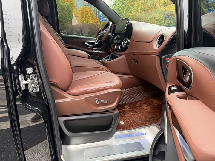 Фото 13 - Mercedes-Benz Vito