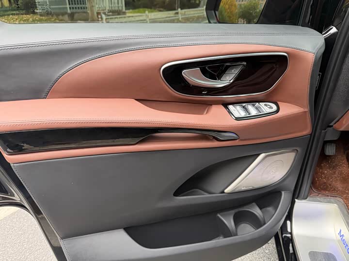 Фото 9 - Mercedes-Benz Vito