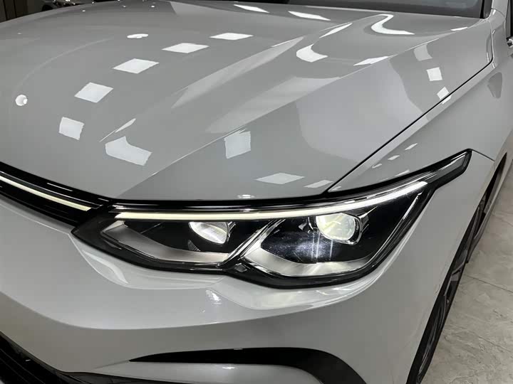 Фото 17 - Volkswagen Golf