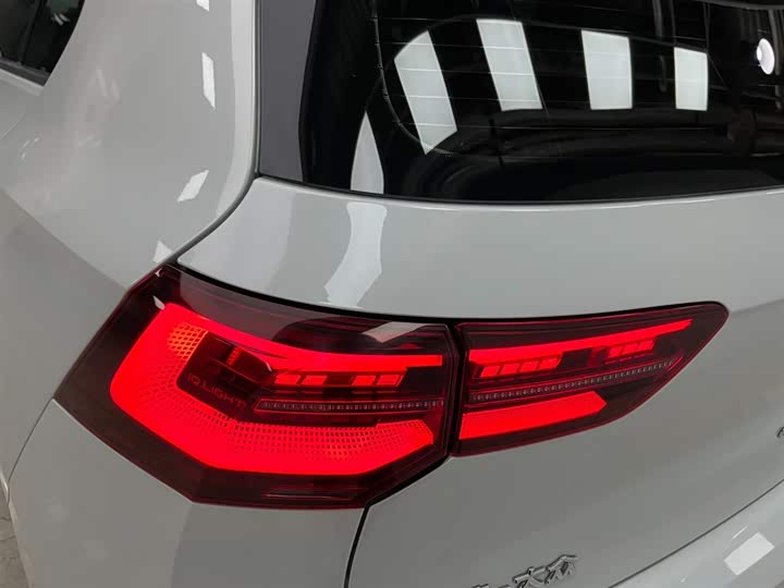 Фото 18 - Volkswagen Golf