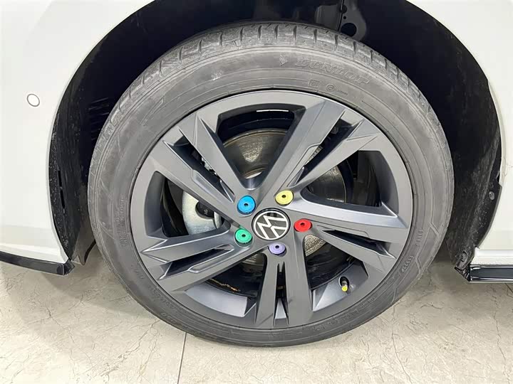 Фото 19 - Volkswagen Golf