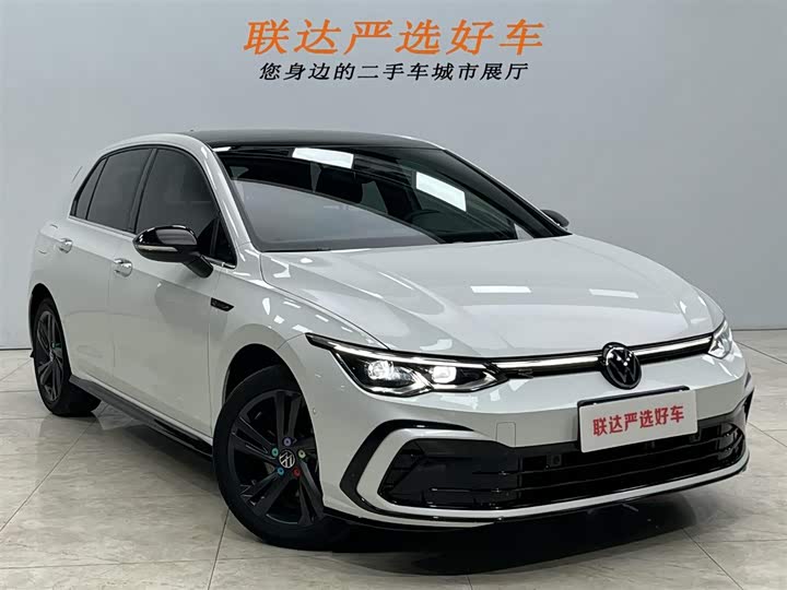 Фото 22 - Volkswagen Golf