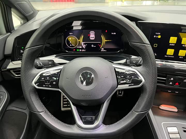 Фото 3 - Volkswagen Golf