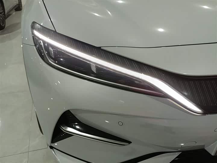 Фото 13 - BYD Song L