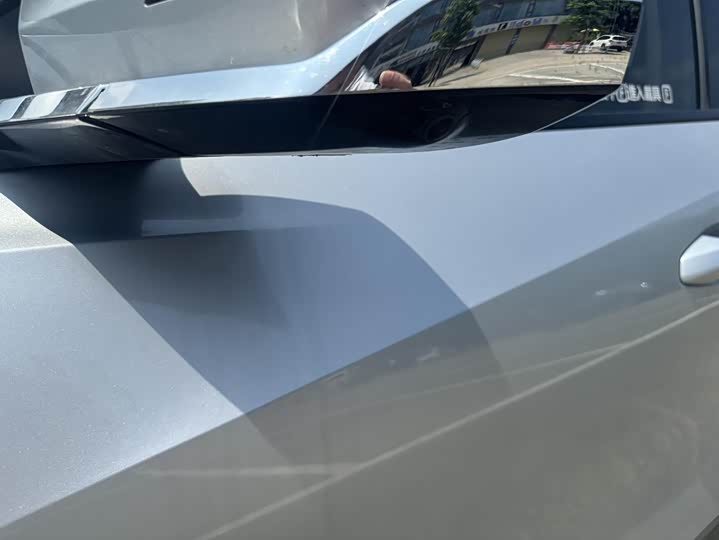 Фото 19 - Geely Atlas L