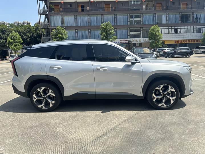 Фото 23 - Geely Atlas L