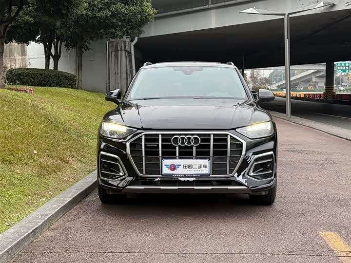 Фото 2 - Audi Q5L