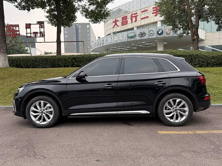 Фото 3 - Audi Q5L