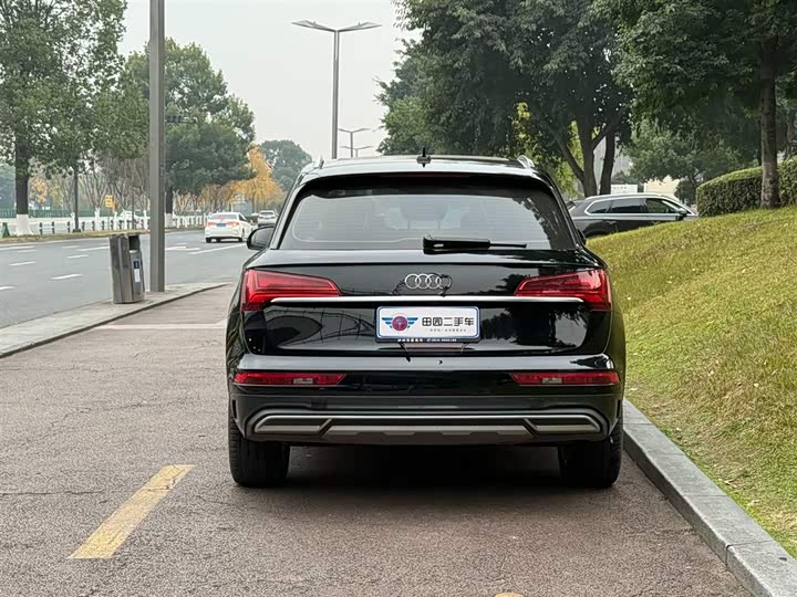 Фото 5 - Audi Q5L