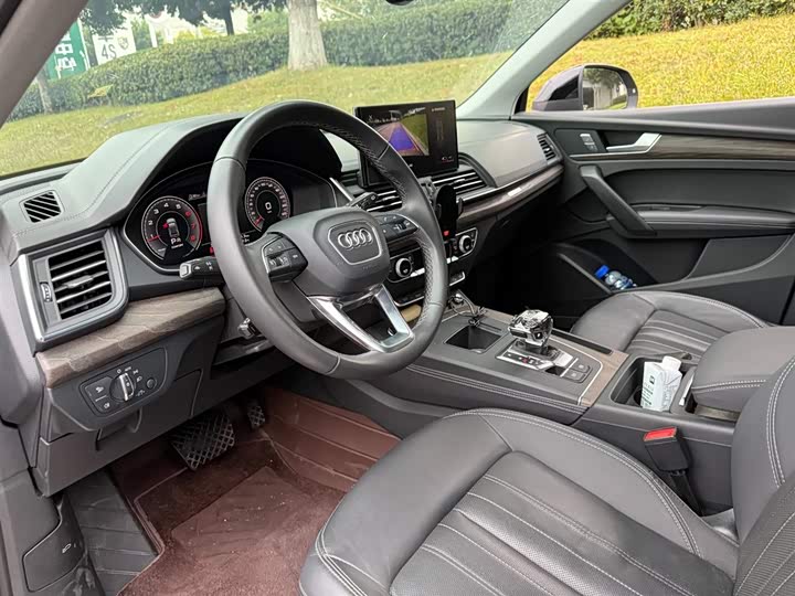 Фото 6 - Audi Q5L