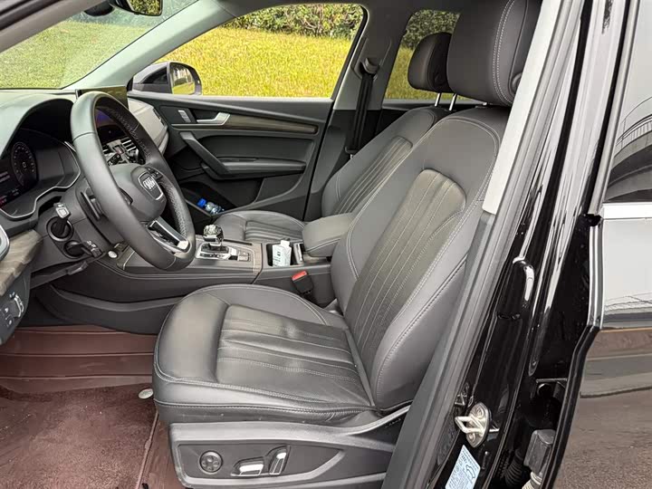 Фото 7 - Audi Q5L