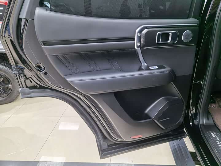 Фото 10 - Tank 400 Hybrid