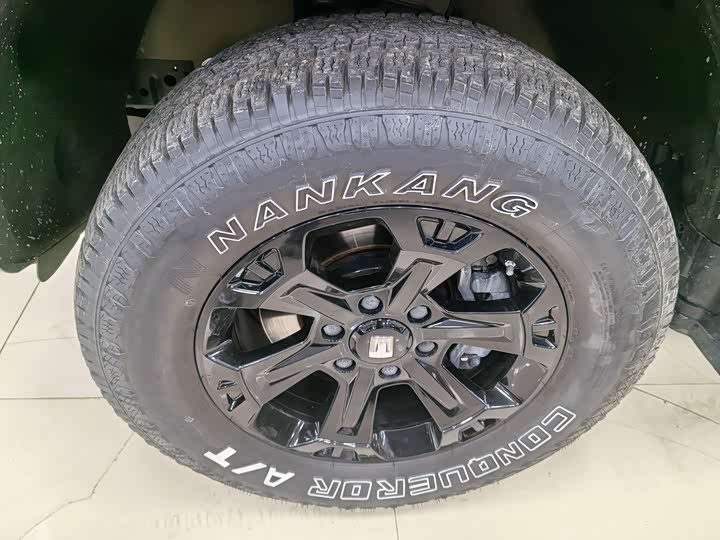 Фото 4 - Tank 400 Hybrid