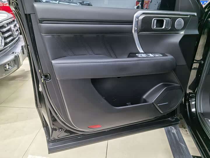 Фото 6 - Tank 400 Hybrid