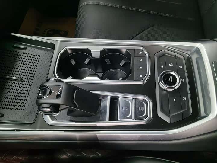 Фото 8 - Tank 400 Hybrid