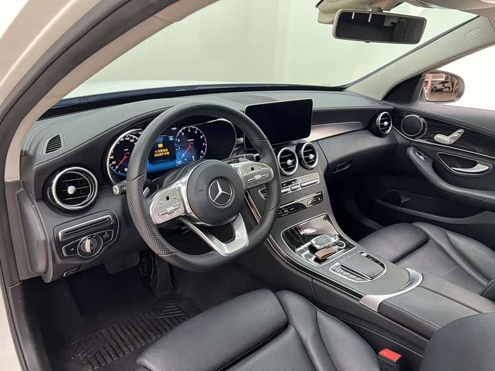 Фото 13 - Mercedes-Benz C-Class