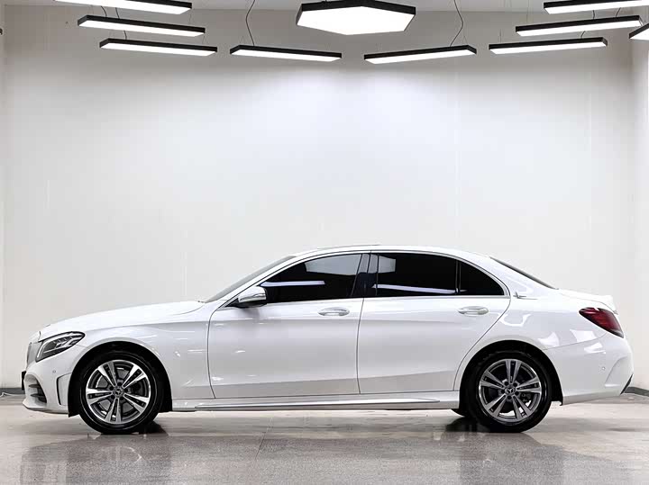 Фото 14 - Mercedes-Benz C-Class