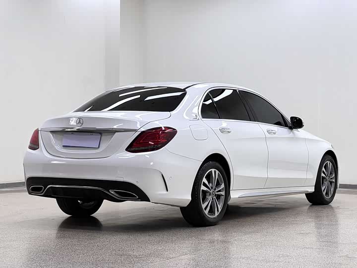 Фото 15 - Mercedes-Benz C-Class